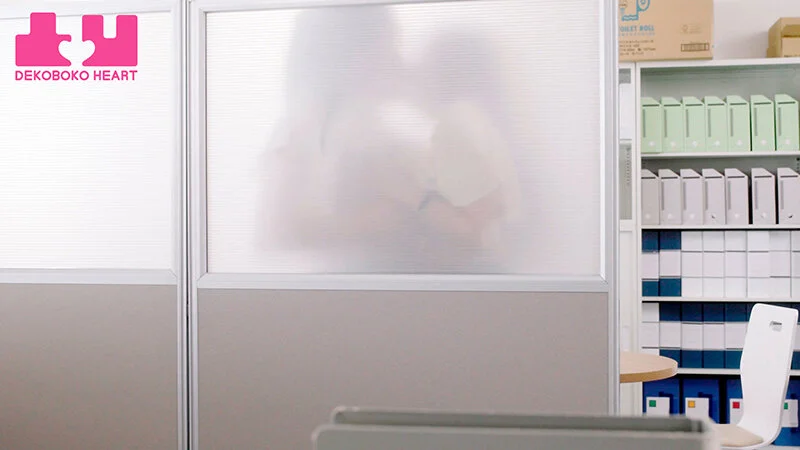 BOKO-032 高飛車だけど乳首が異様に弱い女上司と就業中ずっと乳首ツンツン オフィスレズ 海野いくら 友田彩也香20