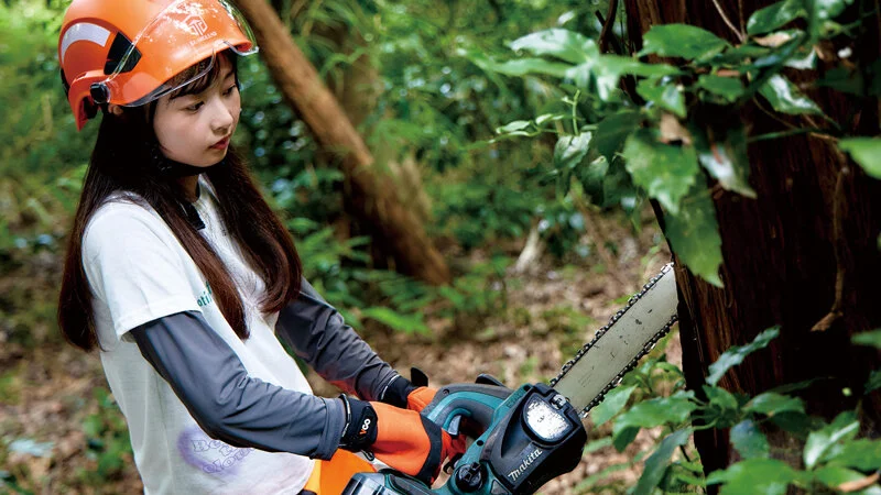 COGM-091 林業女子!作業はいりまーす 可愛すぎる林業女子と森の中で野外セックス2