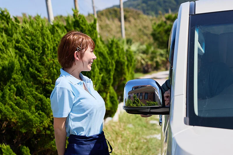 MKMP-706 南国リゾートバイトに参加した僕は住み込み先で出逢ったデカ尻ギャルと人目を盗んでは生でハメまくった 弥生みづき2