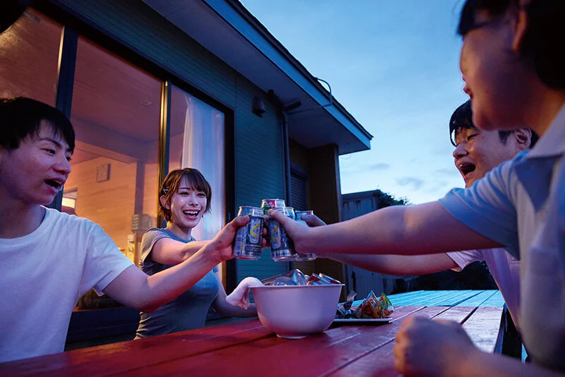 MKMP-706 南国リゾートバイトに参加した僕は住み込み先で出逢ったデカ尻ギャルと人目を盗んでは生でハメまくった 弥生みづき3