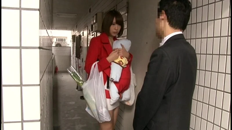 NHDTA-502 隣に引っ越してきた子供がいるのにミニスカがやめられない若妻のパンチラを注意しているうちに我慢できなくなってしまい押し倒してTバックの脇から挿入したら可愛いドM声で感じだした!9