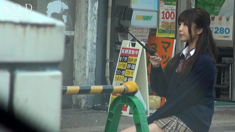 STARS-201 え!こんな所に戸田真琴!?都内各所に自撮りで出没 バレたら自分でSEX交渉!3人とSEXするまで帰れませんっ!! 戸田真琴17