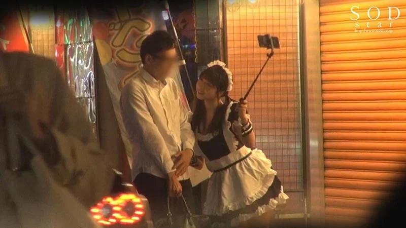 STARS-201 え!こんな所に戸田真琴!?都内各所に自撮りで出没 バレたら自分でSEX交渉!3人とSEXするまで帰れませんっ!! 戸田真琴19