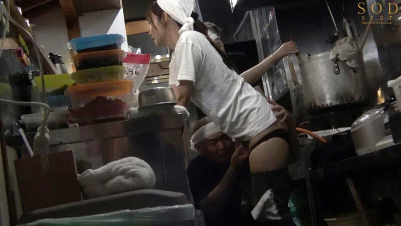 START-244 ラーメン屋唯一の女バイト、汗だくガテン系店員の性欲発散を担うセクハラOK娘。 渚恋生17