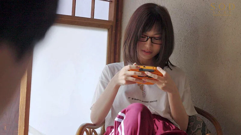 STARS-771 数年ぶりに帰省すると、アラサーの姉は未だに自称家事手伝い(ニート)の喪女だった。 隠れ巨乳の姉(26) 天宮花南6