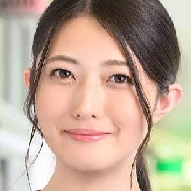 足立美緒