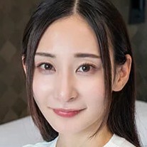 足立友梨