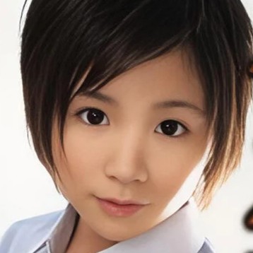 山口まゆ