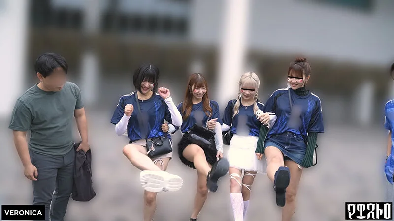 VRNC-058 ゴールイン！美少女サポーター達とスタジアム外で秘密のオフサイド！【みゆ/ゆみ/れい/りん】Ver.みゆ＆ゆみ 出演・作品シーン画像2